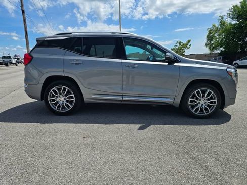 Used 2023 GMC Terrain Denali w/ Denali Premium Package AWD/4WD image 3
