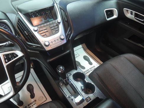 Used 2017 Chevrolet Equinox LT w/ Convenience Package image 17