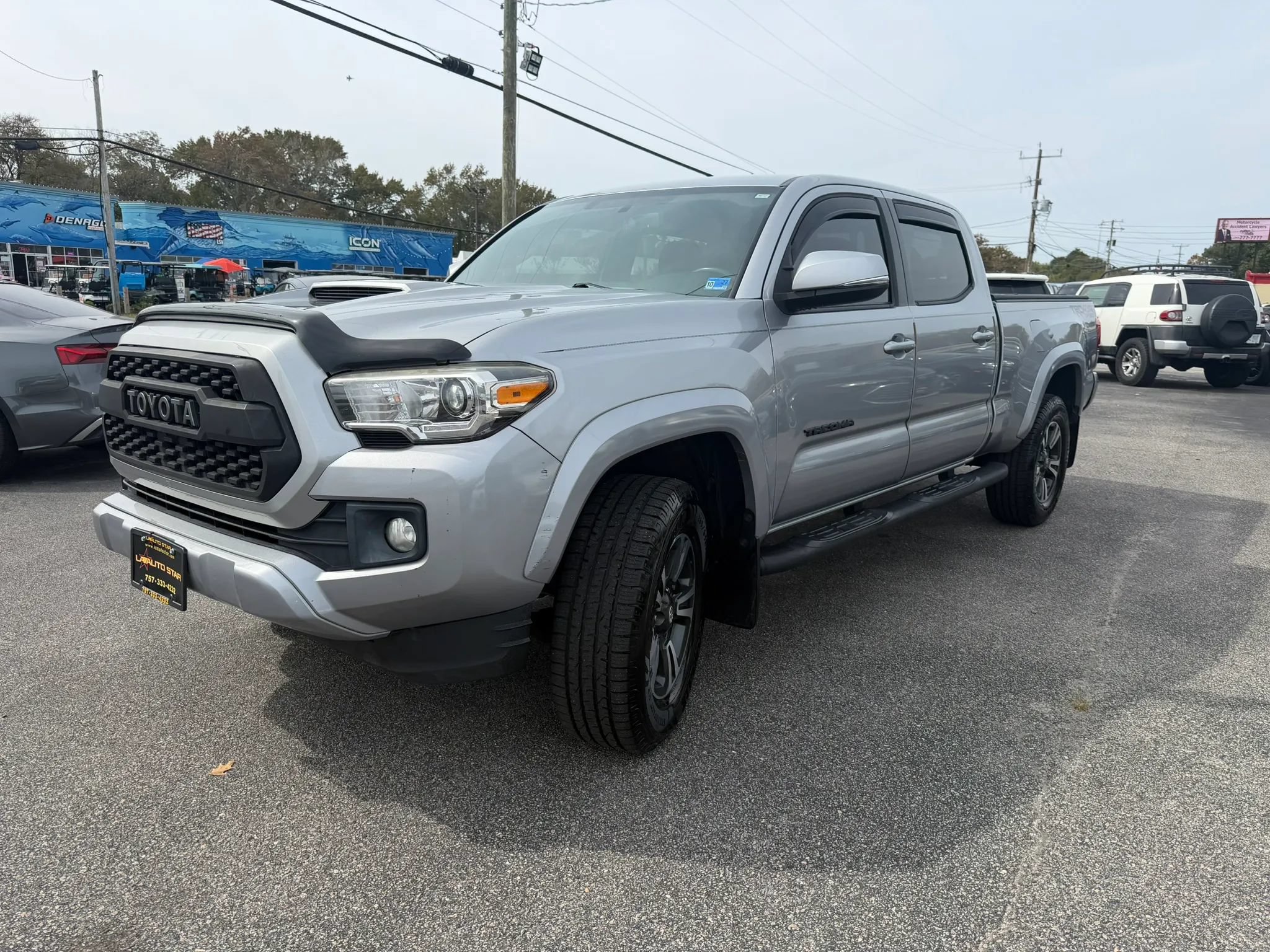 Used 2017 Toyota Tacoma TRD Sport w/ Tow Package AWD/4WD image 7