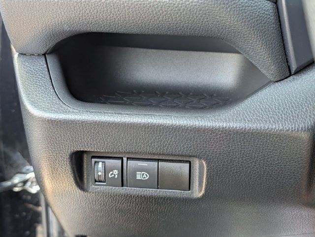 Used 2021 Toyota RAV4 XLE FWD image 23