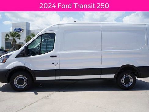 New 2024 Ford Transit 250 148 Medium Roof RWD image 4