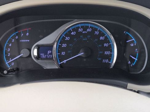 Used 2014 Toyota Sienna XLE w/ XLE Premium Package FWD image 14
