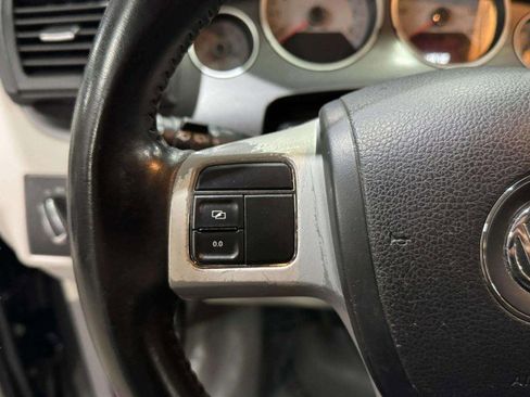 Used 2012 Volkswagen Routan S image 24