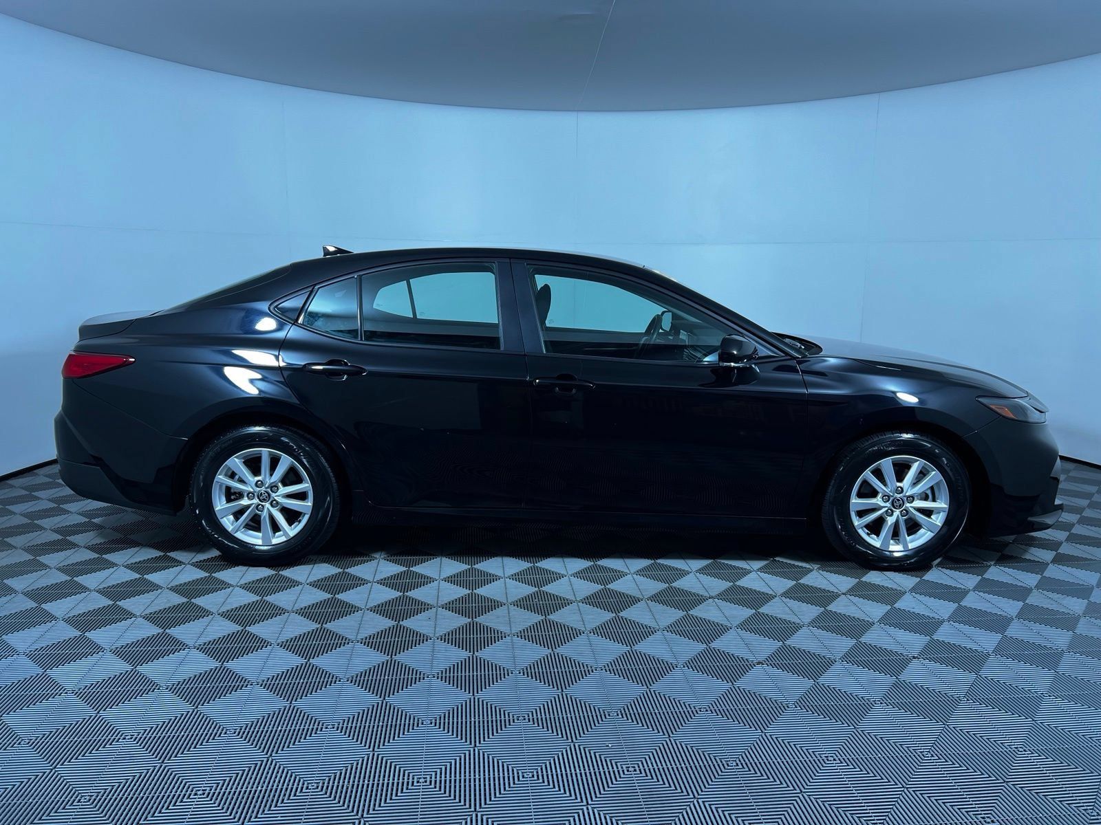 Certified 2025 Toyota Camry LE FWD image 4