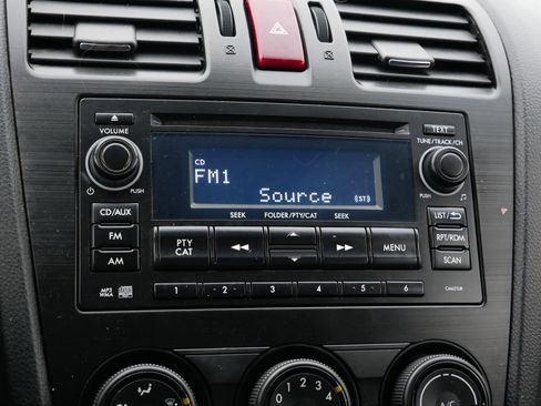 Used 2013 Subaru Crosstrek 2.0i Premium image 22