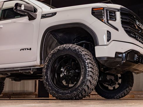 Used 2023 GMC Sierra 1500 AT4 w/ Technology Package image 15