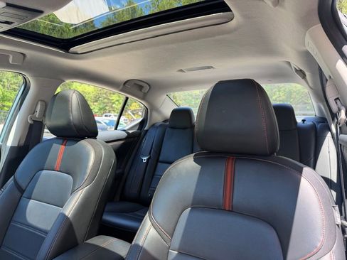 Used 2025 Nissan Sentra SR w/ SR Premium Package FWD image 10