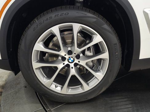Used 2026 BMW X5 xDrive40i w/ Premium Package image 8