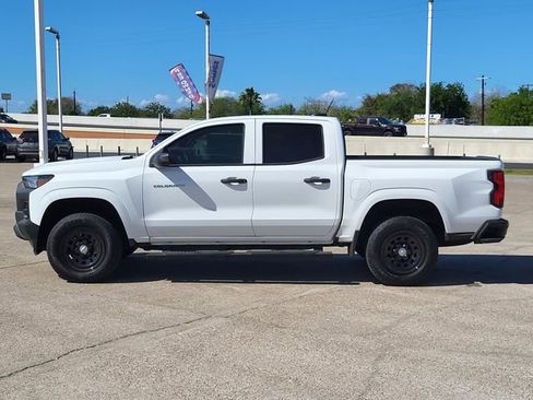Used 2025 Chevrolet Colorado W/T w/ WT Convenience Package II image 2
