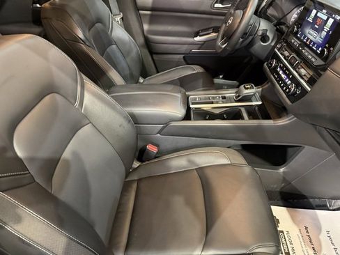 Certified 2024 Nissan Pathfinder SL w/ SL Premium Package image 31