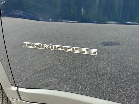 Used 2024 Jeep Compass Latitude AWD/4WD image 27