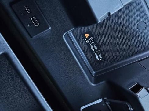 Used 2024 Chevrolet Silverado 2500 High Country w/ High Country Premium Package image 27