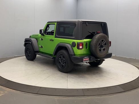 Used 2018 Jeep Wrangler Sport AWD/4WD image 3