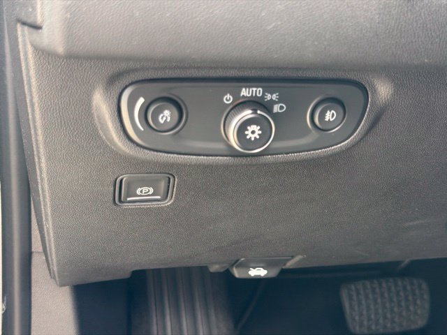 Used 2024 GMC Terrain SLT FWD image 23