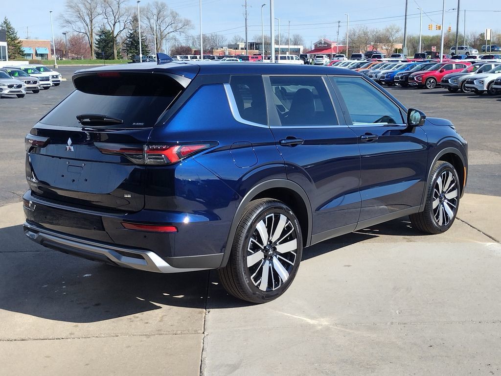 New 2026 Mitsubishi Outlander SE AWD/4WD image 16