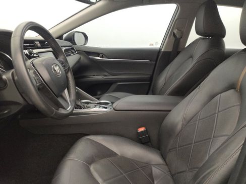 Used 2018 Toyota Camry XLE image 17