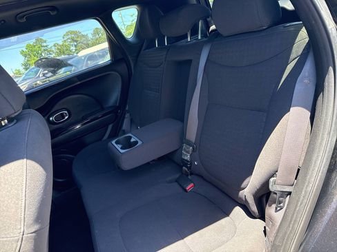 Used 2014 Kia Soul ! w/ Sun & Sound Package FWD image 11