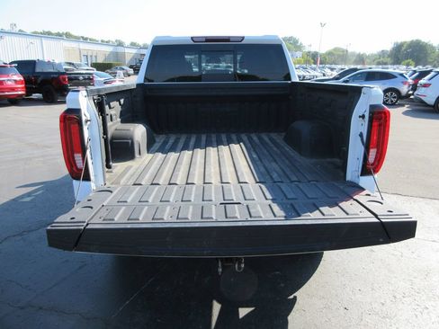 Certified 2025 GMC Sierra 1500 AT4 w/ AT4 Premium Package AWD/4WD image 8