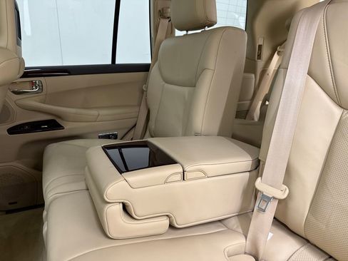 Used 2013 Lexus LX 570 4WD image 33