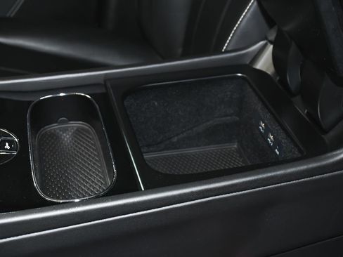 Used 2019 Bentley Bentayga AWD/4WD image 40