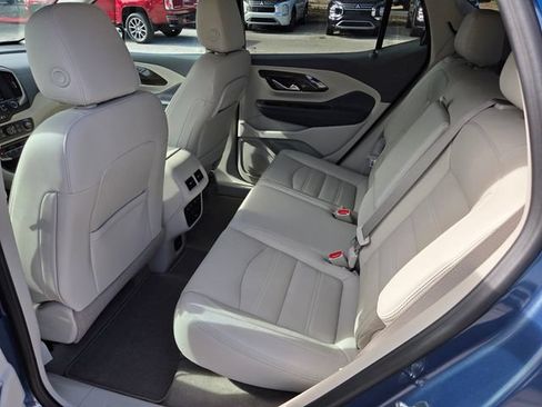 Used 2024 GMC Terrain Denali w/ Denali Premium Package AWD/4WD image 9