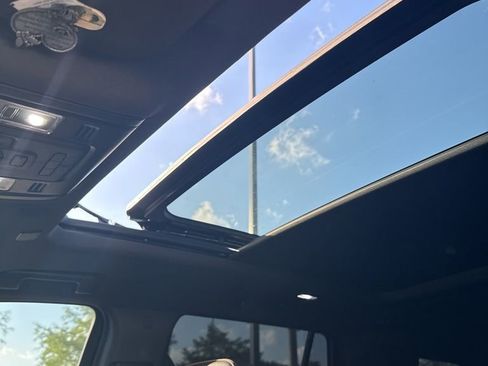 Used 2021 GMC Yukon AT4 w/ Rear Media and Nav Package AWD/4WD image 11