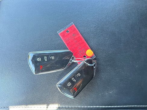 Used 2024 Volkswagen Atlas Cross Sport SE AWD/4WD image 13