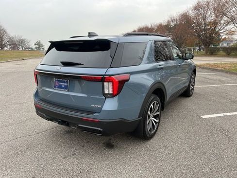 Used 2025 Ford Explorer ST-Line image 11