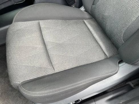 Used 2024 Nissan Rogue SV FWD image 25