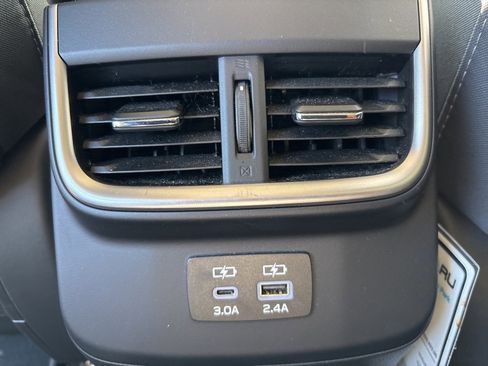 Used 2023 Subaru Outback Premium image 5