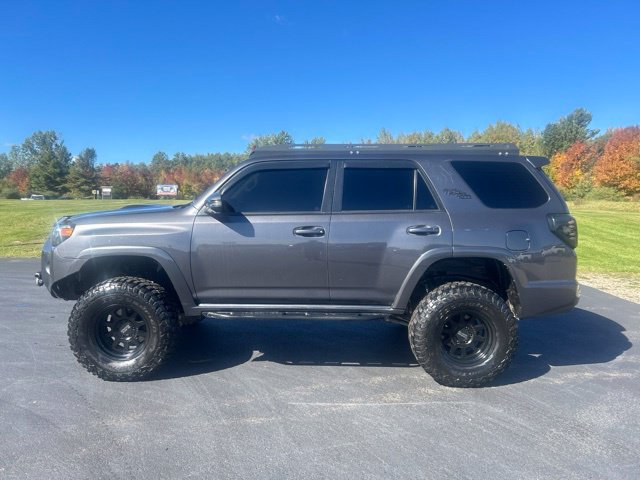 Used 2022 Toyota 4Runner TRD Sport w/ Technology Package AWD/4WD image 3