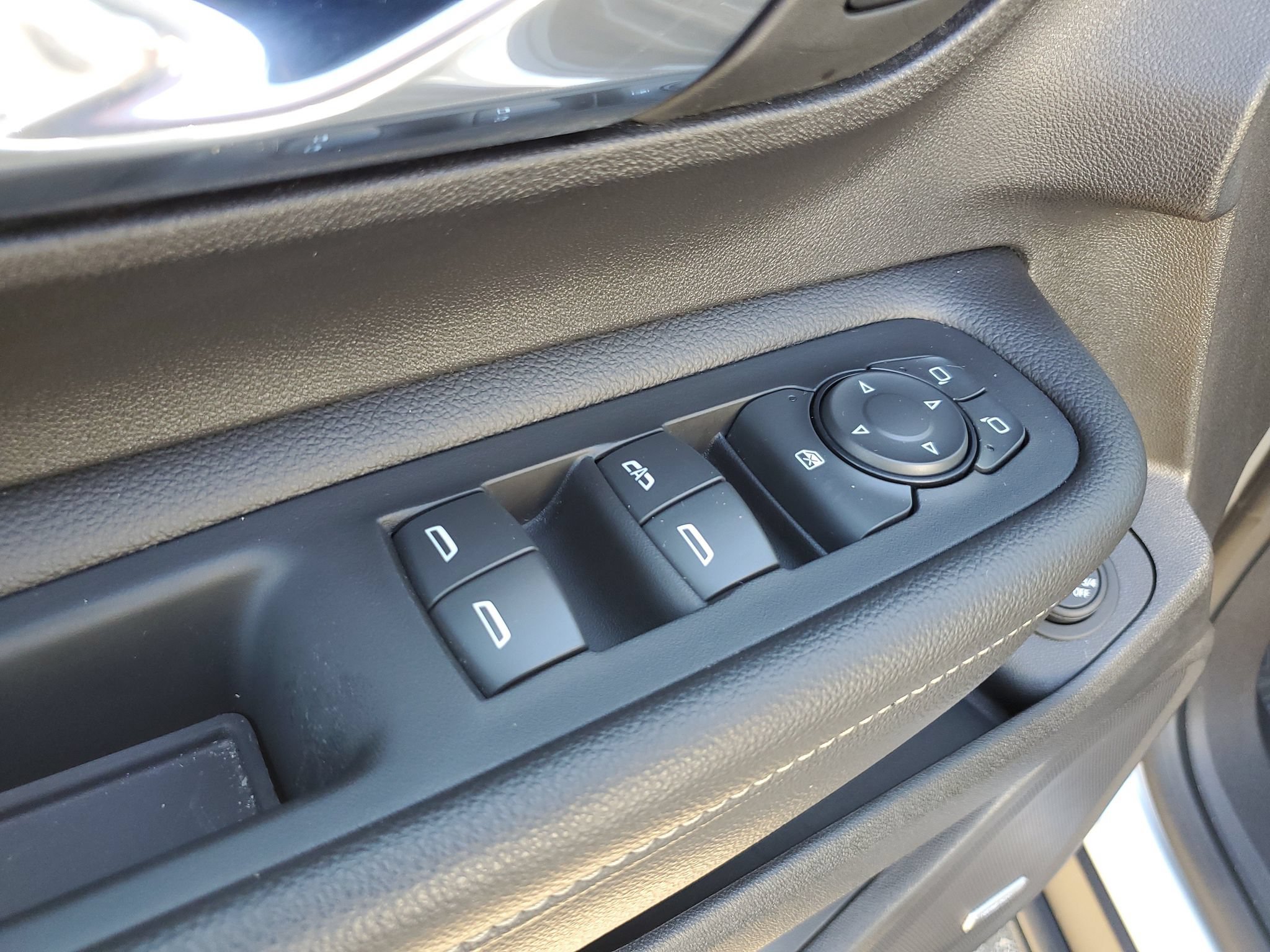 Used 2019 GMC Terrain Denali w/ Advanced Safety Package FWD image 14