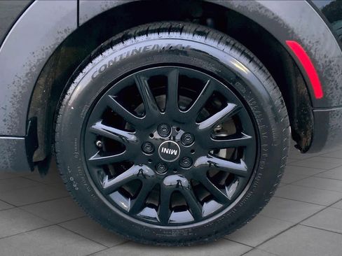 Used 2019 MINI Cooper 4-Door Hardtop w/ Premium Package image 10