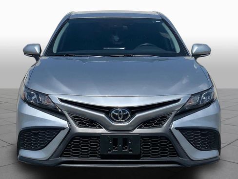 Used 2023 Toyota Camry SE FWD image 4