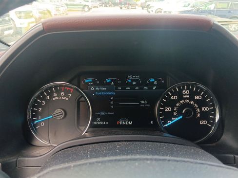 Used 2019 Ford F150 Platinum w/ Equipment Group 701A Luxury AWD/4WD image 19