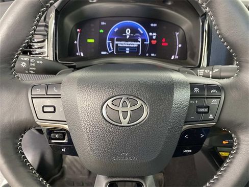 Used 2026 Toyota Camry SE w/ Convenience Package image 15