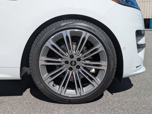 Used 2024 Land Rover Range Rover Sport Dynamic SE image 11