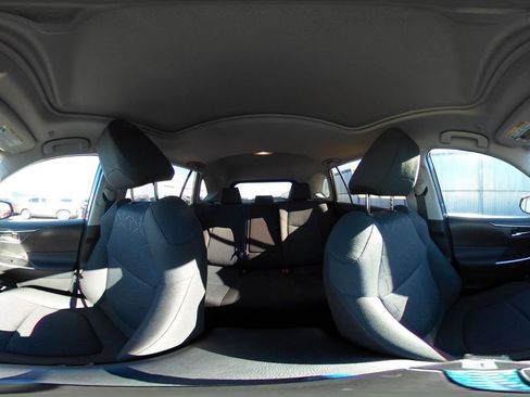 Used 2025 Toyota RAV4 XLE image 43