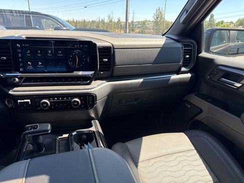 Used 2024 Chevrolet Silverado 1500 ZR2 w/ Technology Package image 18