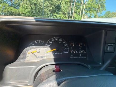 Used 1999 Chevrolet Silverado 2500 4x4 Crew Cab w/ Preferred Equipment Group 2 image 46