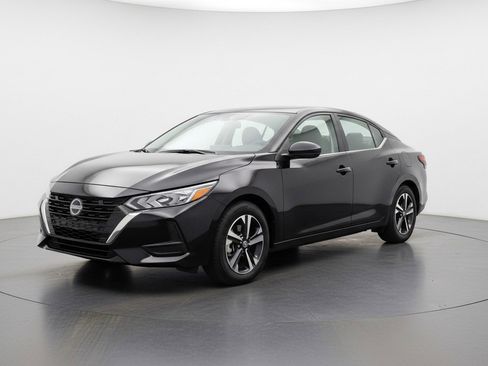 Used 2025 Nissan Sentra SV image 3