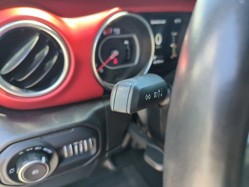 Used 2022 Jeep Wrangler Unlimited Rubicon AWD/4WD image 21