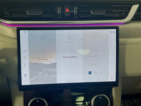 Used 2025 Jaguar F-PACE R-Dynamic S image 15