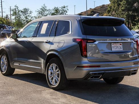 Used 2025 Cadillac XT6 Luxury image 4