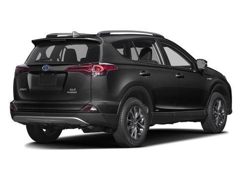 Used 2016 Toyota RAV4 XLE AWD/4WD image 3