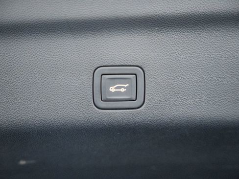 Used 2024 Chevrolet Tahoe Z71 image 22