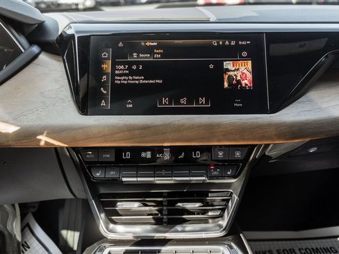 Used 2022 Audi e-tron GT Premium Plus image 17