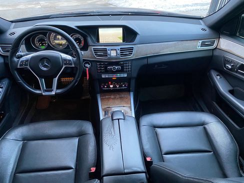 Used 2014 Mercedes-Benz E 350 4MATIC Sedan image 4