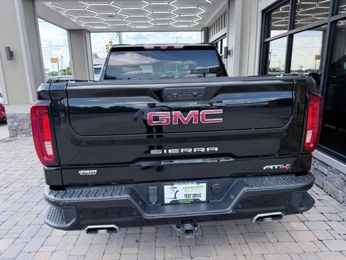 Used 2022 GMC Sierra 1500 AT4 w/ Technology Package AWD/4WD image 45