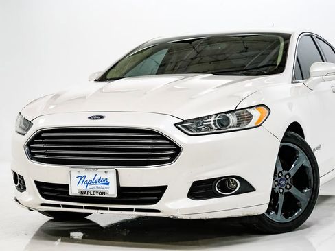 Used 2014 Ford Fusion SE w/ Equipment Group 502A image 2